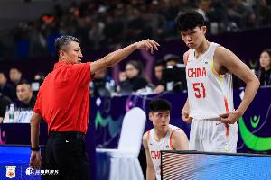 苏群：中国男篮不知道打什么 不知道打谁 没特点没核心