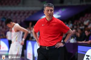 郭士强：尽管霍金森表现出色 但中国队在现阶段不会考虑归化球员