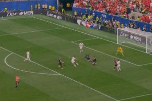 摩洛哥2-0领先加拿大！乌纳希爆射破门完成双响，迪亚斯做球助攻