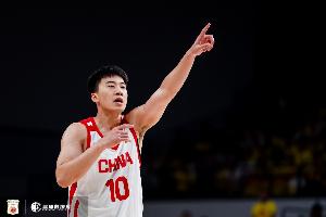 杨健：王俊杰的力量和对抗不在最佳状态 就好像感冒了&感染病毒了