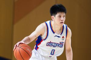 直播吧：天津男篮将给林庭谦开2年顶薪合同 但不确定后者是否接受